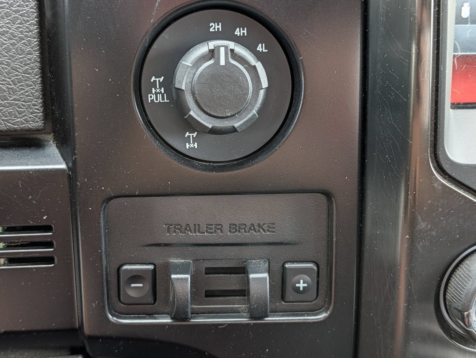 Used 2014 Ford F150 FX4 w/ FX Appearance Package AWD/4WD image 30