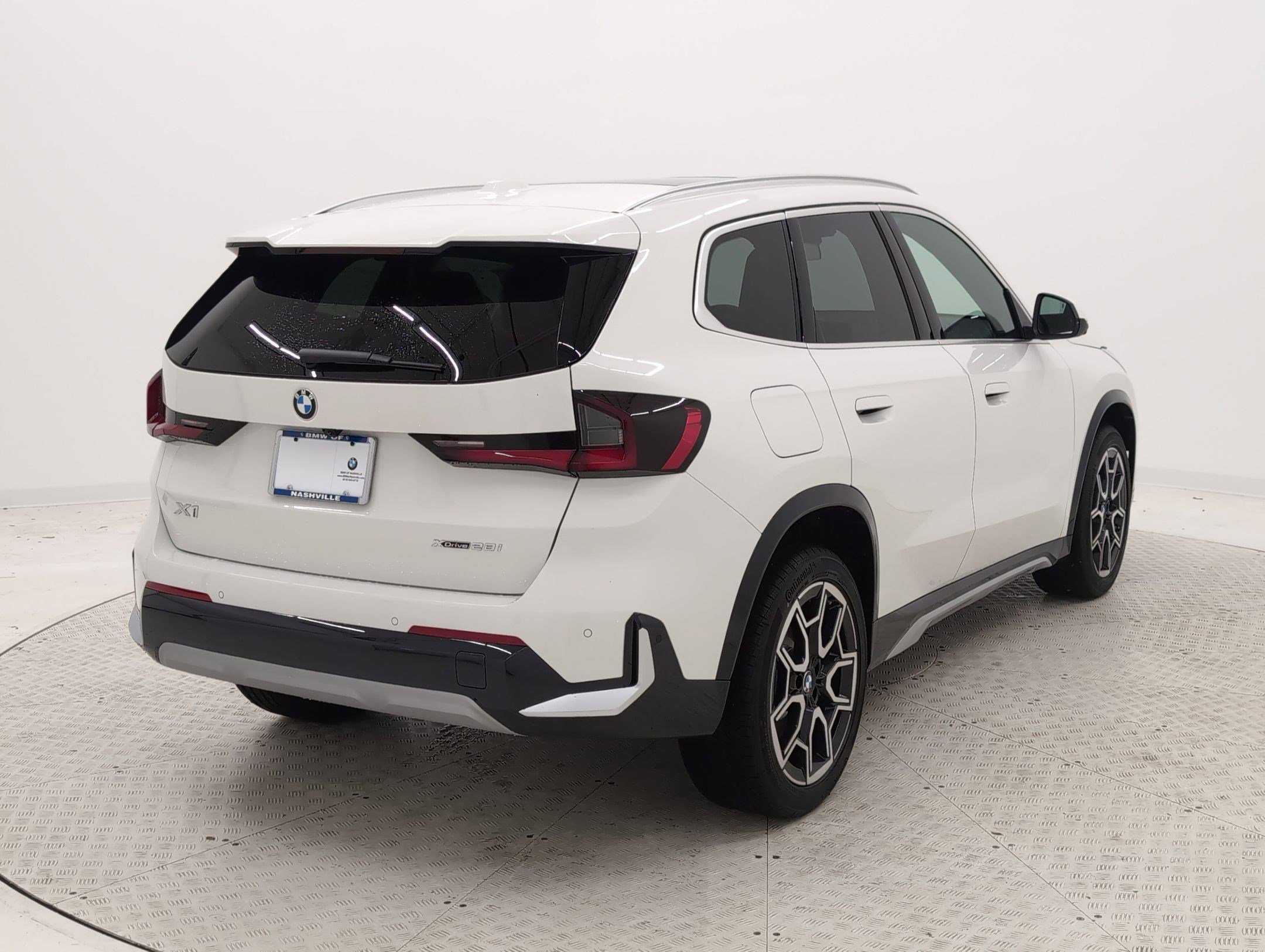 Used 2025 BMW X1 xDrive28i w/ Technology Package AWD/4WD image 9