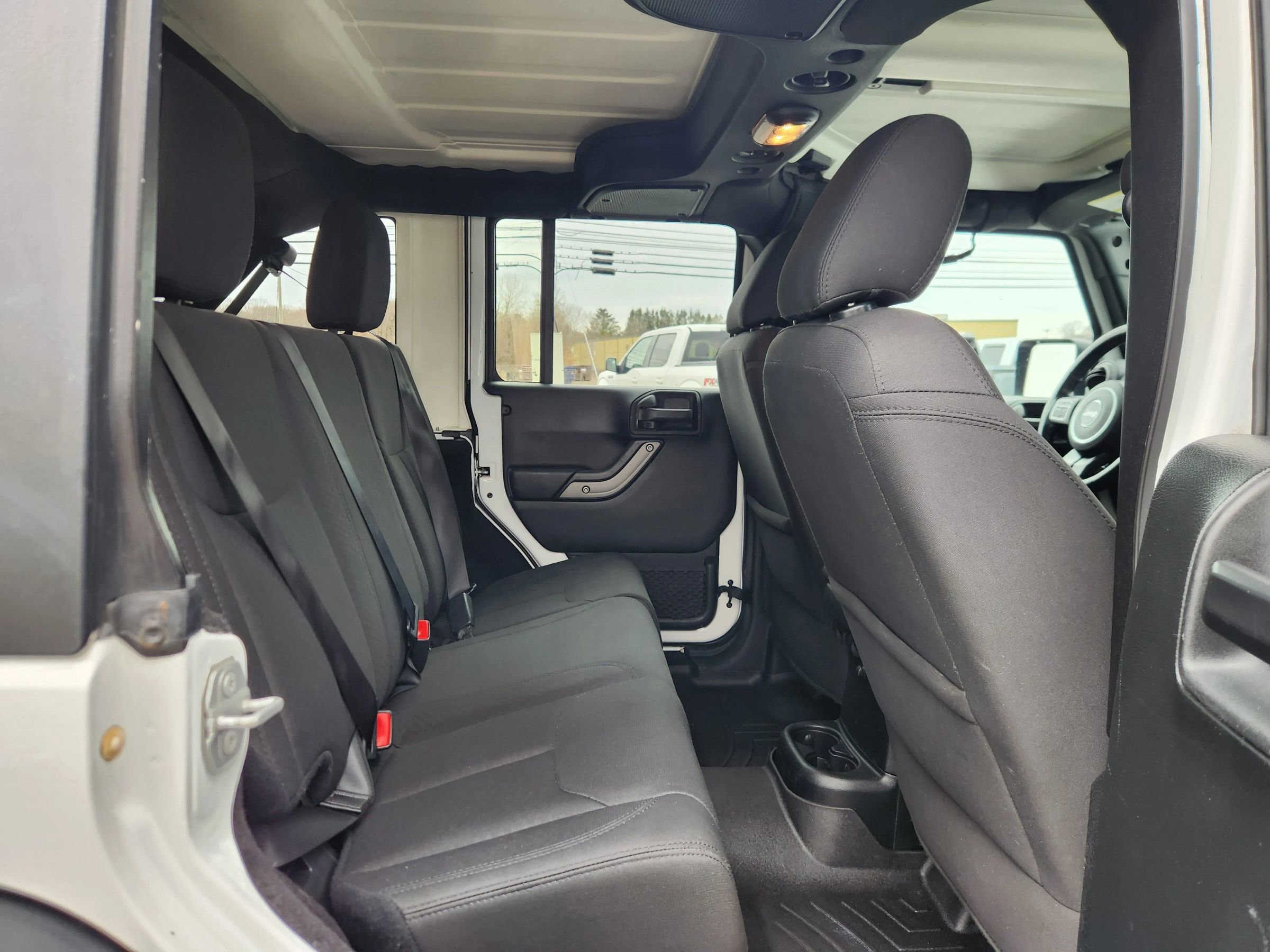 Used 2018 Jeep Wrangler Unlimited Sport S image 43