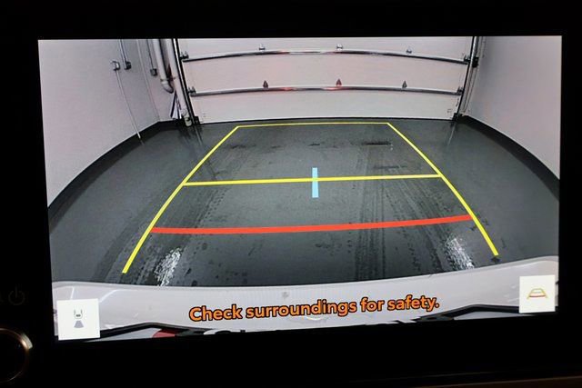 Used 2025 Toyota Camry SE image 27