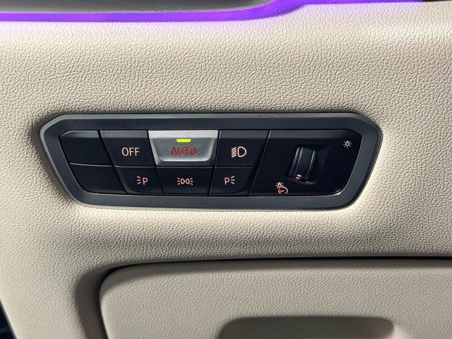 Used 2022 BMW X6 M50i w/ Executive Package image 29