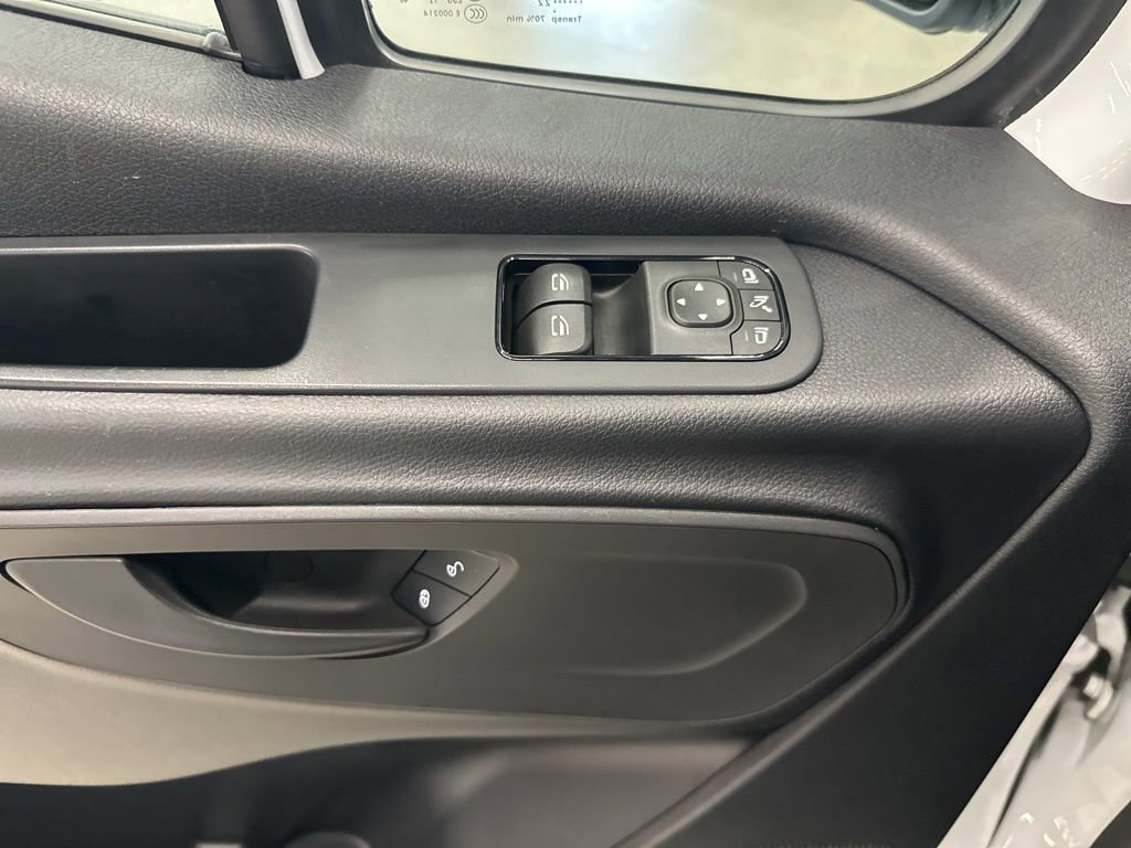 Used 2022 Mercedes-Benz Sprinter 1500 image 18