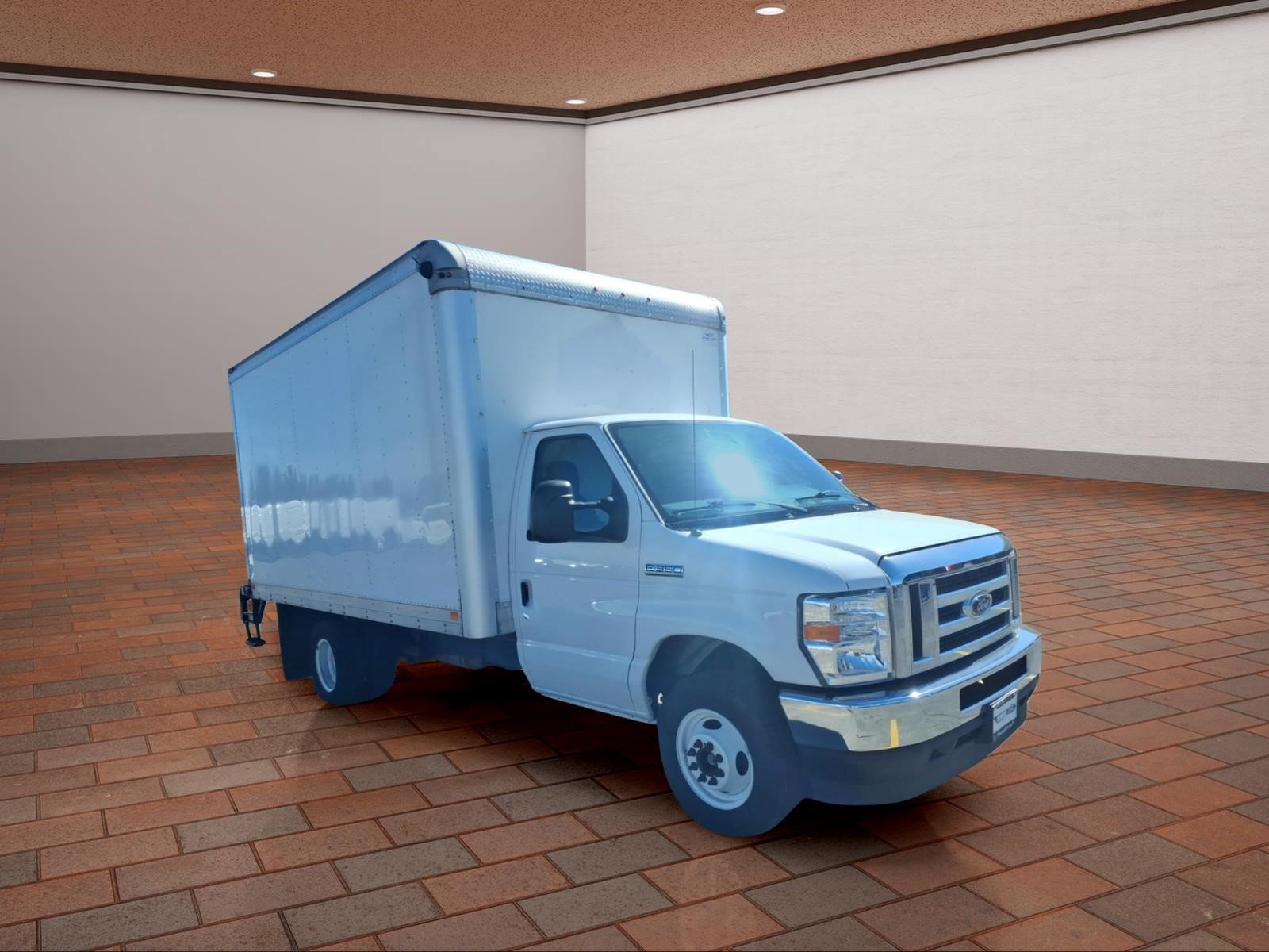 Used 2022 Ford E-350 and Econoline 350 Super Duty w/ Power Windows & Locks Group RWD image 2