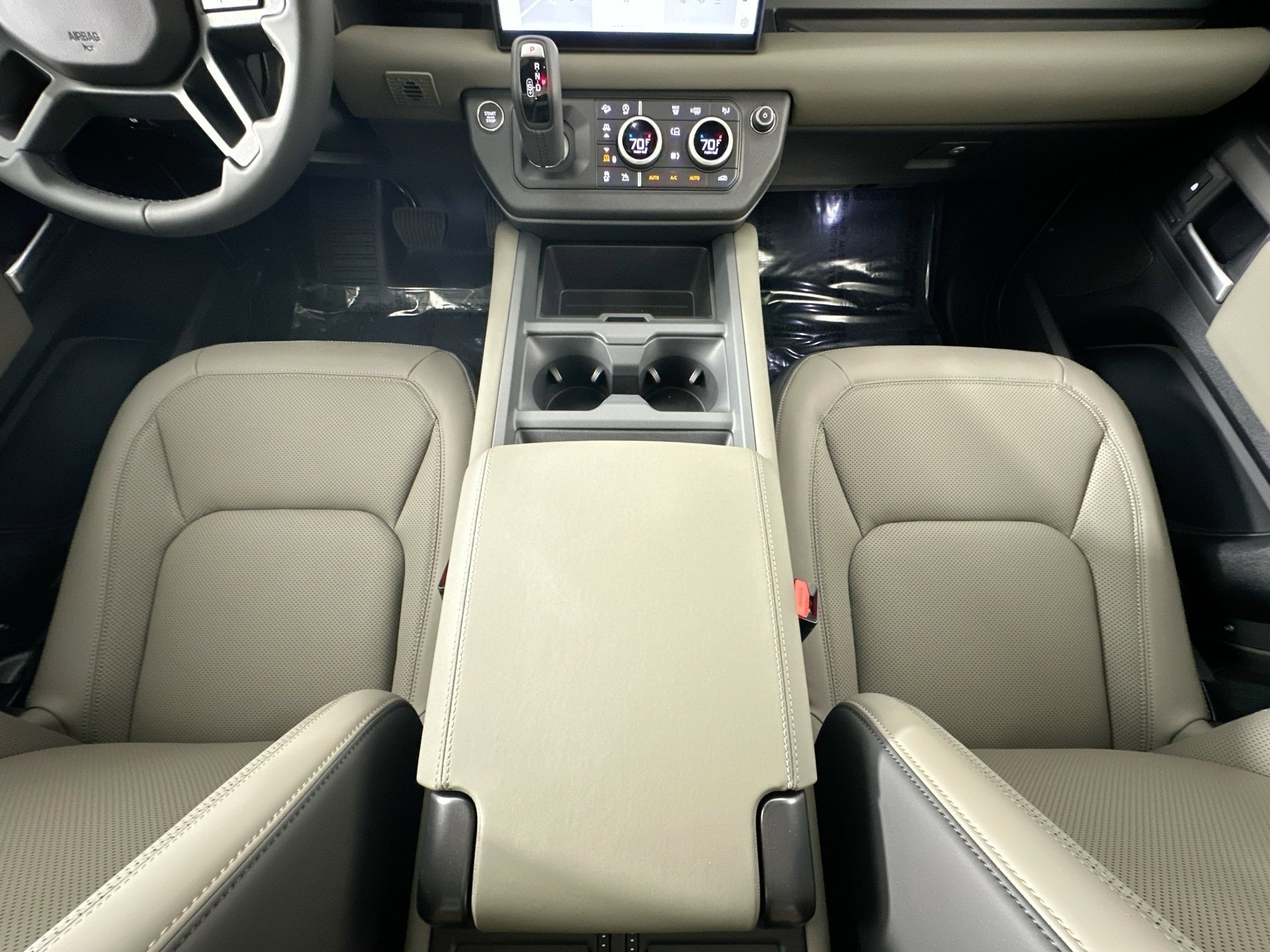 Used 2025 Land Rover Defender 110 S image 21