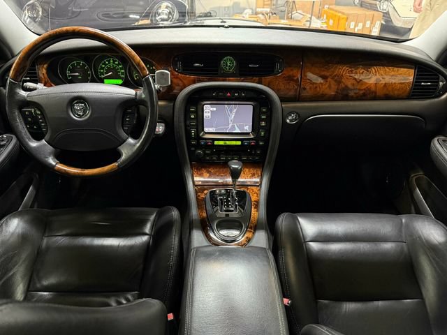 Used 2005 Jaguar XJ8 RWD image 15