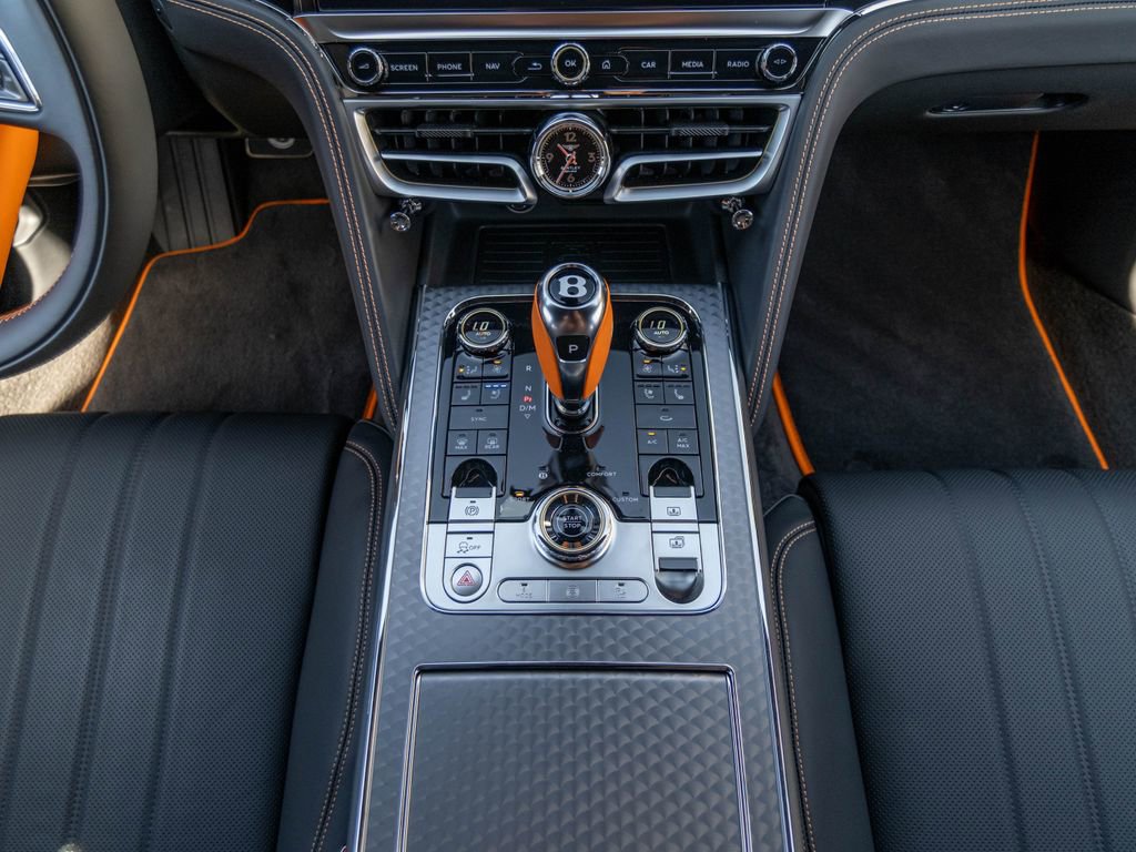 Used 2025 Bentley Flying Spur Plug-In Hybrid AWD/4WD image 33