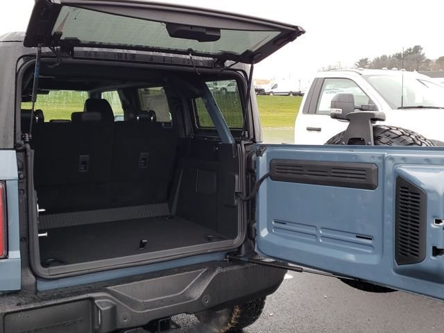 New 2025 Ford Bronco Outer Banks w/ Black Appearance Package image 8