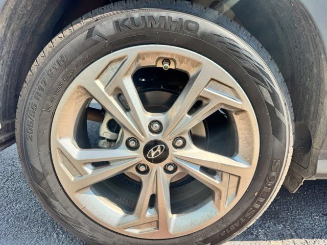 Used 2023 Hyundai Kona SEL FWD image 6