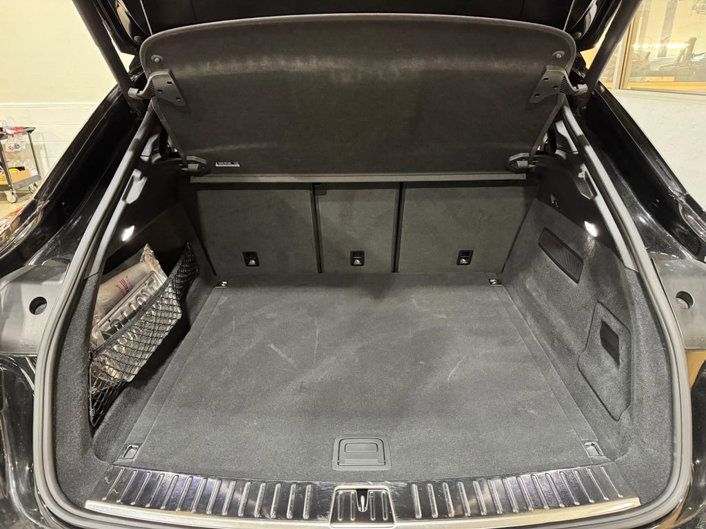 Used 2022 Porsche Cayenne S AWD/4WD image 28