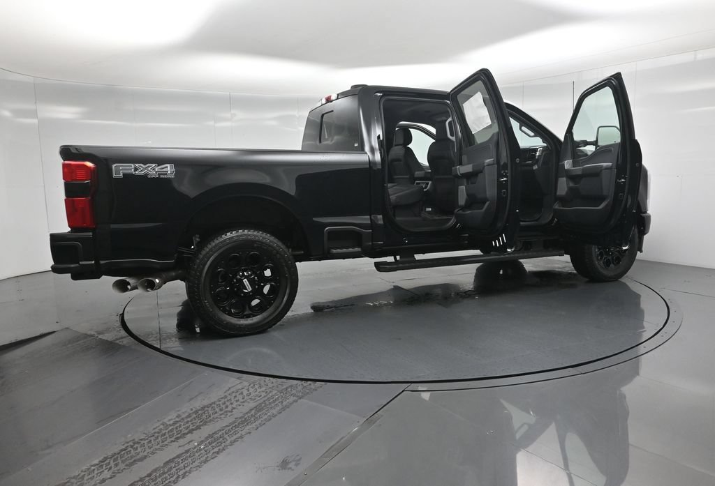 New 2026 Ford F250 Lariat w/ Black Appearance Package AWD/4WD image 4