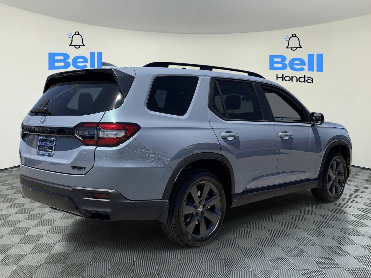 New 2026 Honda Pilot Sport image 3