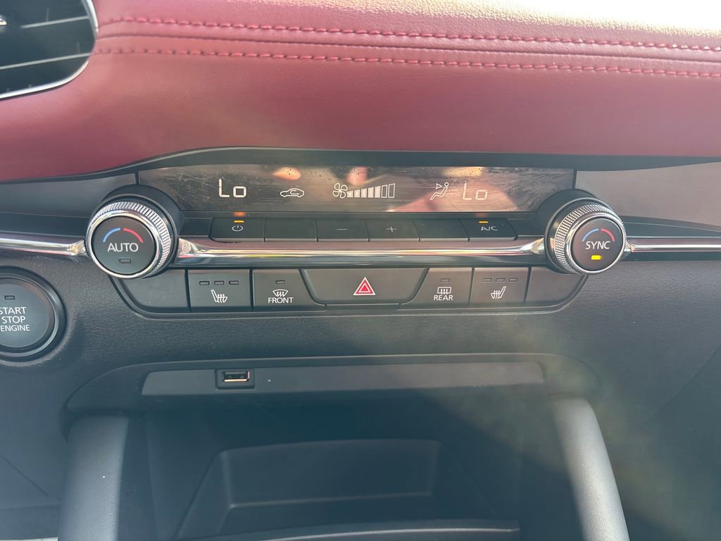 Used 2019 MAZDA MAZDA3 Hatchback w/ Premium Package image 18