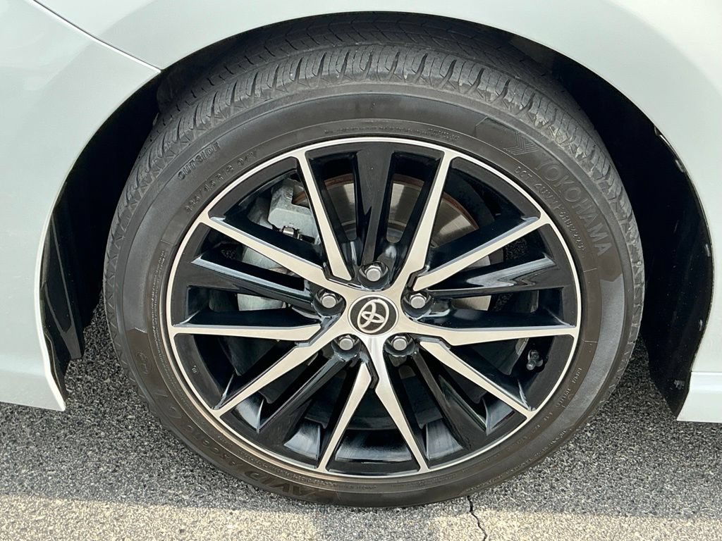 Used 2022 Toyota Camry SE FWD image 9