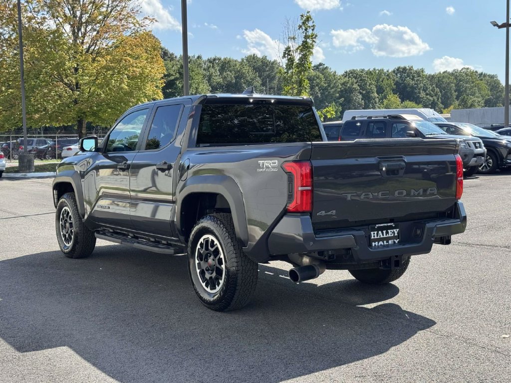 Used 2024 Toyota Tacoma TRD Off-Road w/ TRD Off Road Premium Package AWD/4WD image 25