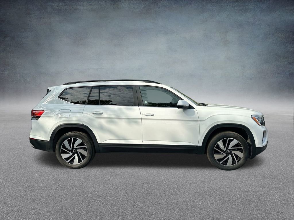 Used 2025 Volkswagen Atlas SE image 34