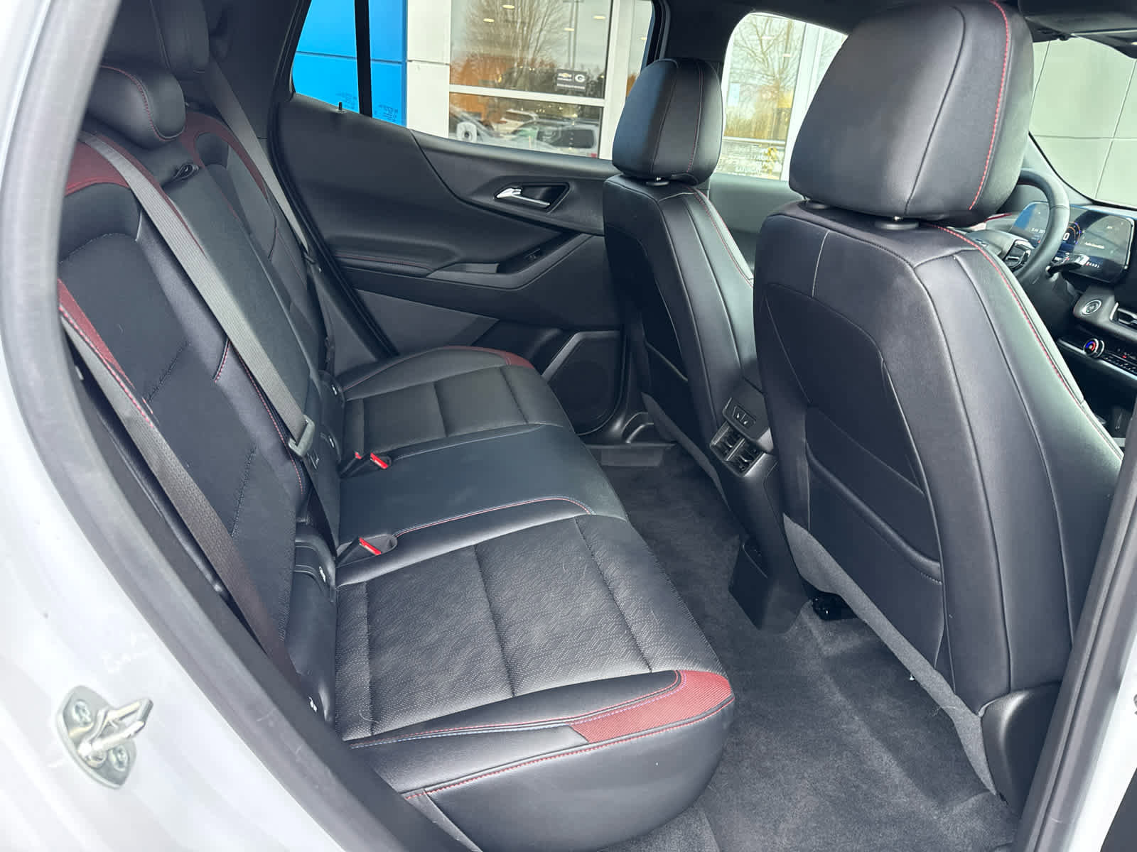 Used 2025 Chevrolet Equinox RS w/ Safety and Technology Package image 5