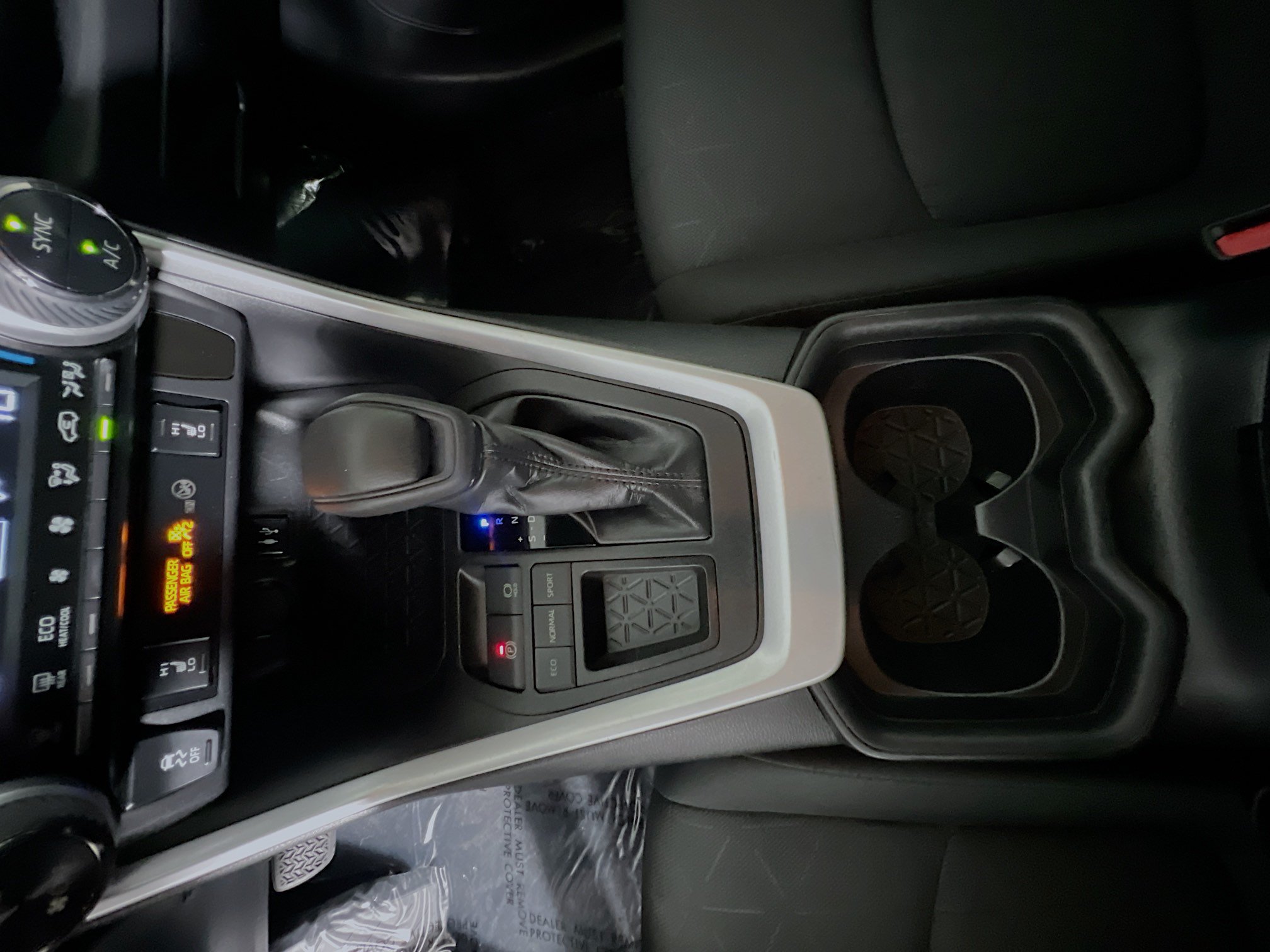 Used 2019 Toyota RAV4 XLE w/ Convenience Package FWD image 25