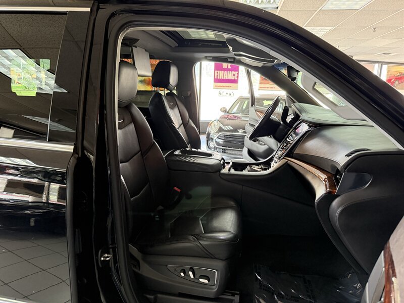 Used 2015 Cadillac Escalade Premium AWD/4WD image 31