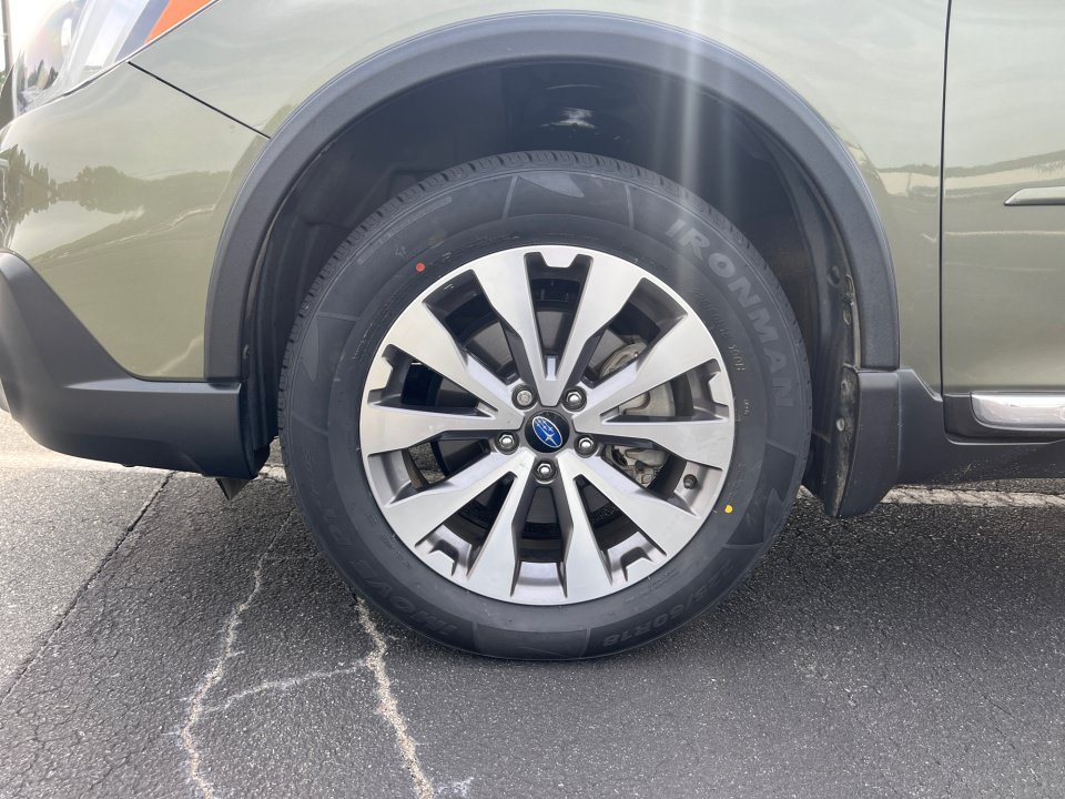 Used 2017 Subaru Outback 3.6R Touring w/ Popular Package #5A AWD/4WD image 31