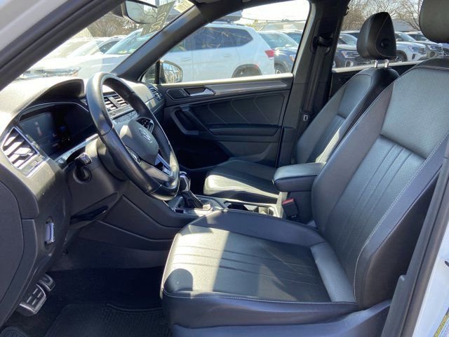 Certified 2022 Volkswagen Tiguan SE R-Line image 23