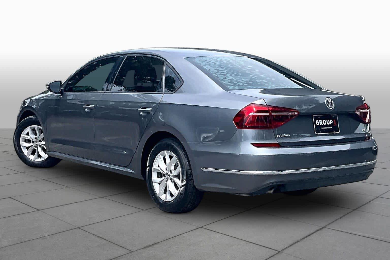 Used 2018 Volkswagen Passat 2.0T S w/ Driver Assistance Package FWD image 12