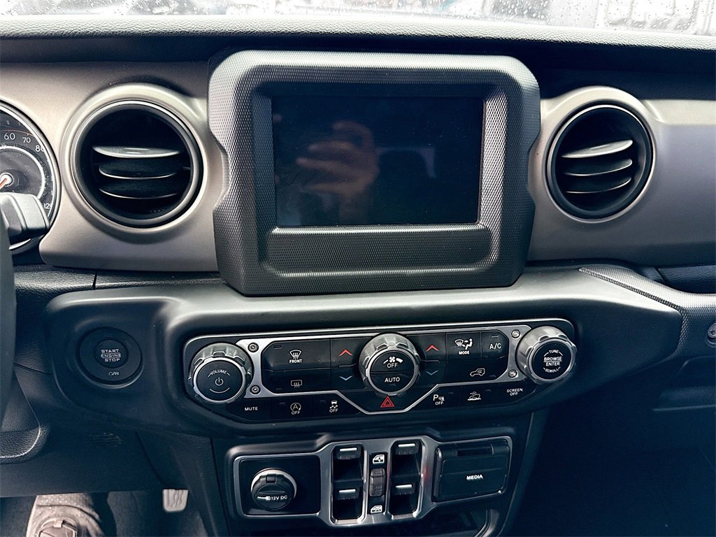 Used 2021 Jeep Gladiator Willys image 14