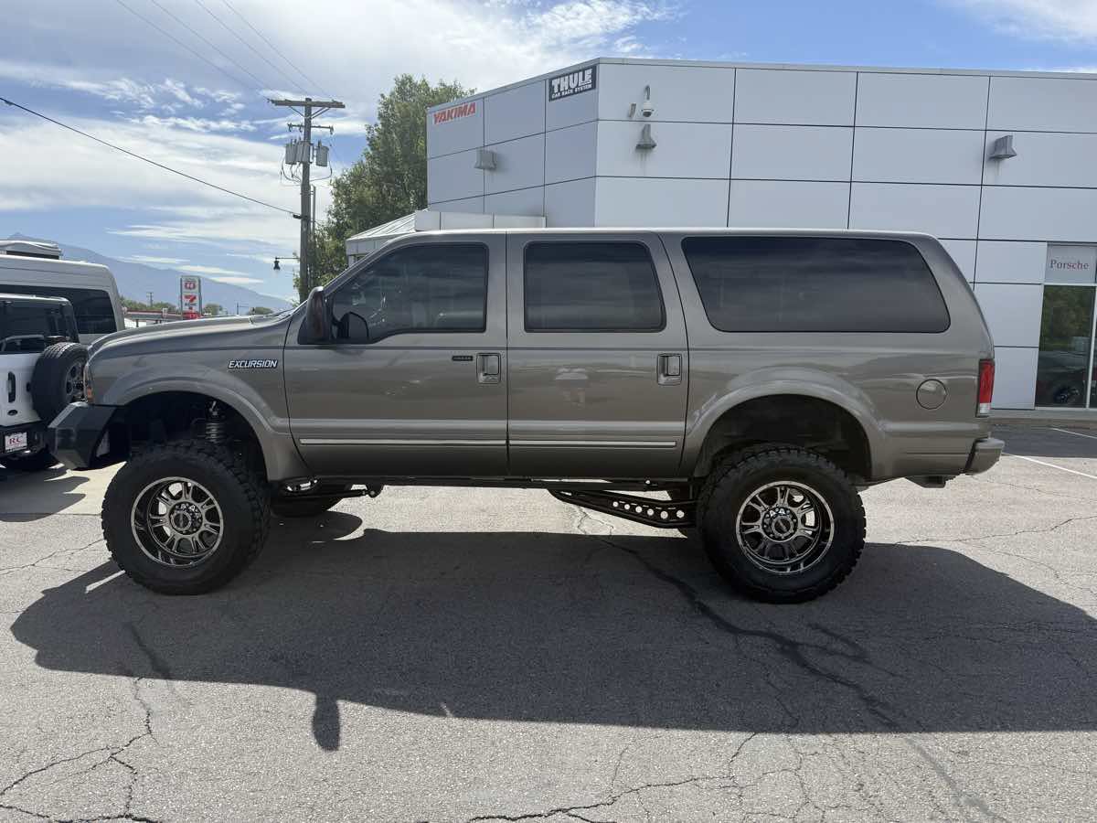 Used 2005 Ford Excursion Limited AWD/4WD image 9