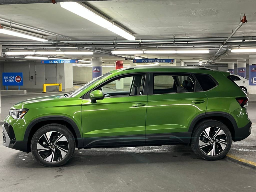 New 2026 Volkswagen Taos SE image 31