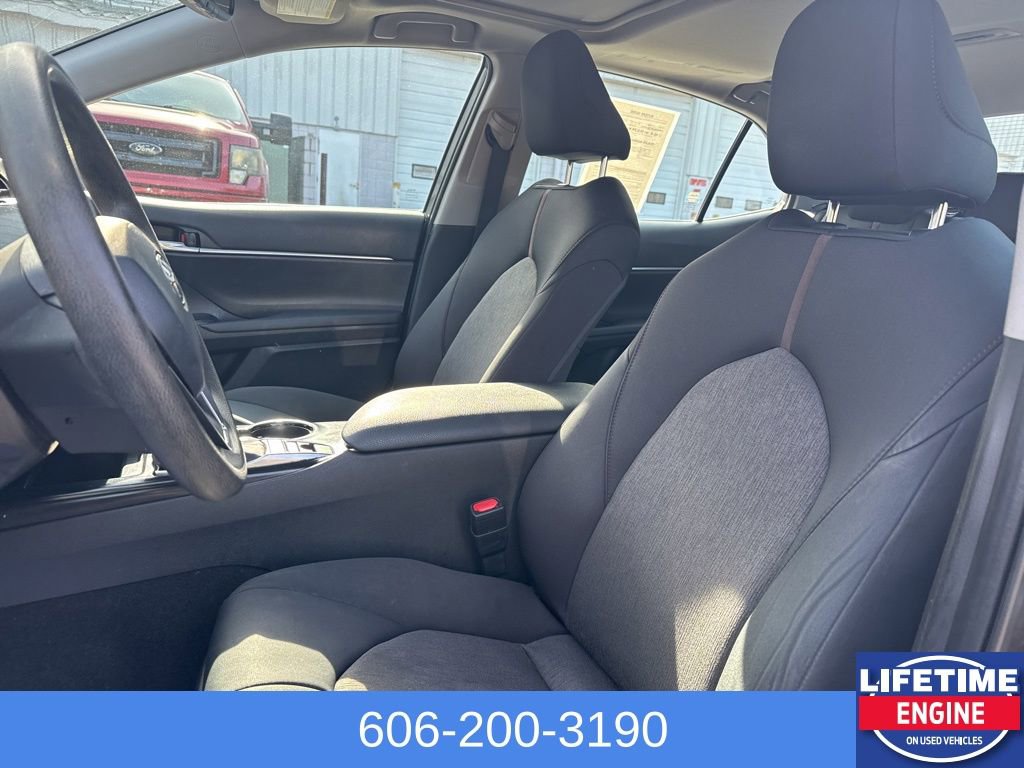 Used 2020 Toyota Camry LE image 20