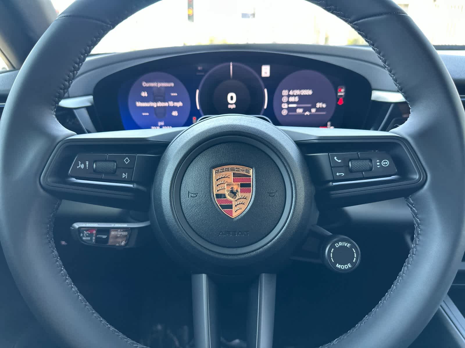 New 2026 Porsche Macan Electric RWD image 27