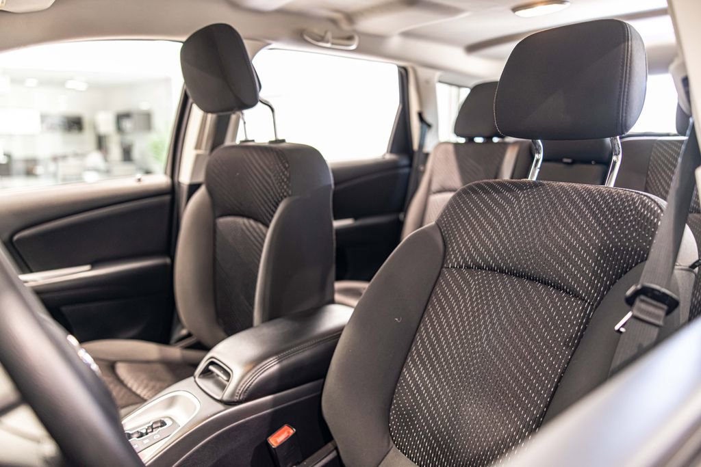 Used 2018 Dodge Journey SE FWD image 17