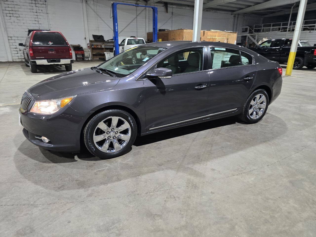 Used 2013 Buick LaCrosse Premium FWD image 1