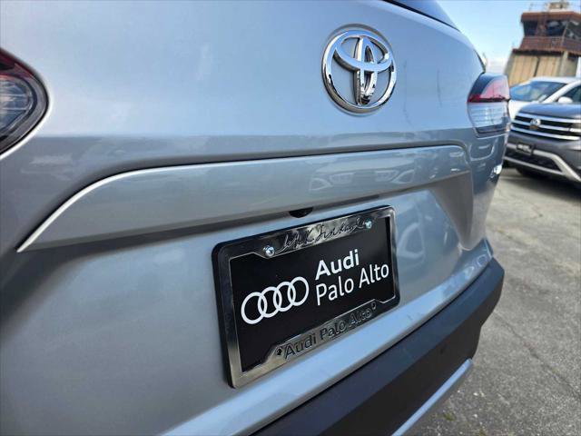 Used 2025 Toyota Corolla Cross XLE w/ Convenience Package FWD image 16