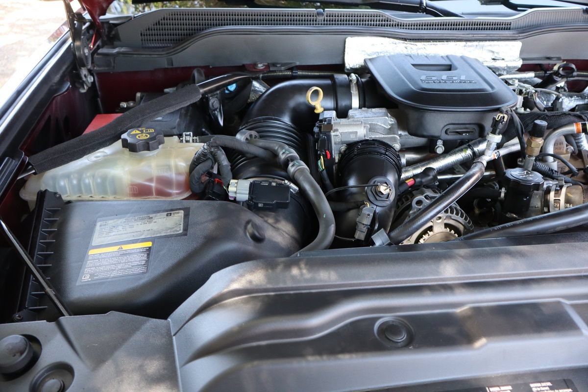 Used 2016 Chevrolet Silverado 2500 High Country w/ Duramax Plus Package AWD/4WD image 38