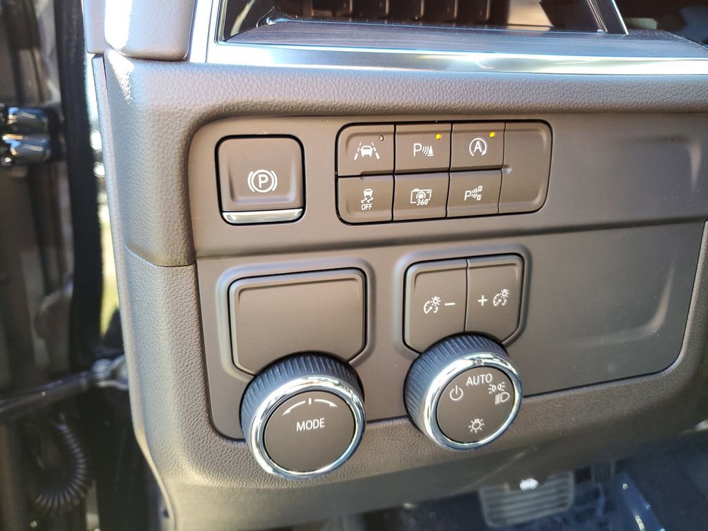 New 2026 Chevrolet Suburban LS image 22