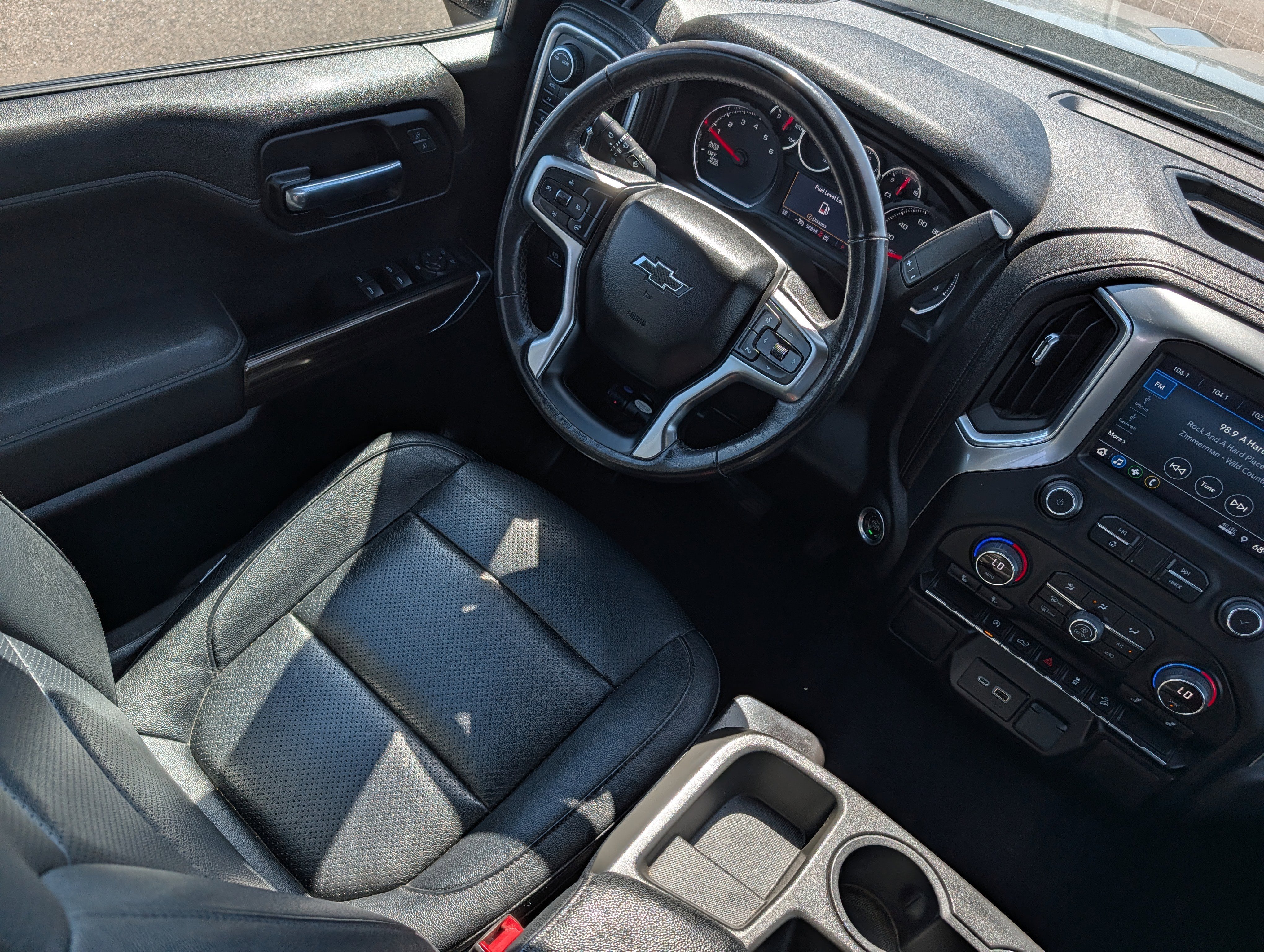 Used 2022 Chevrolet Silverado 1500 RST AWD/4WD image 9