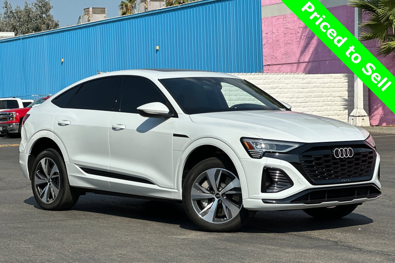 Used 2024 Audi Q8 e-tron Premium image 2
