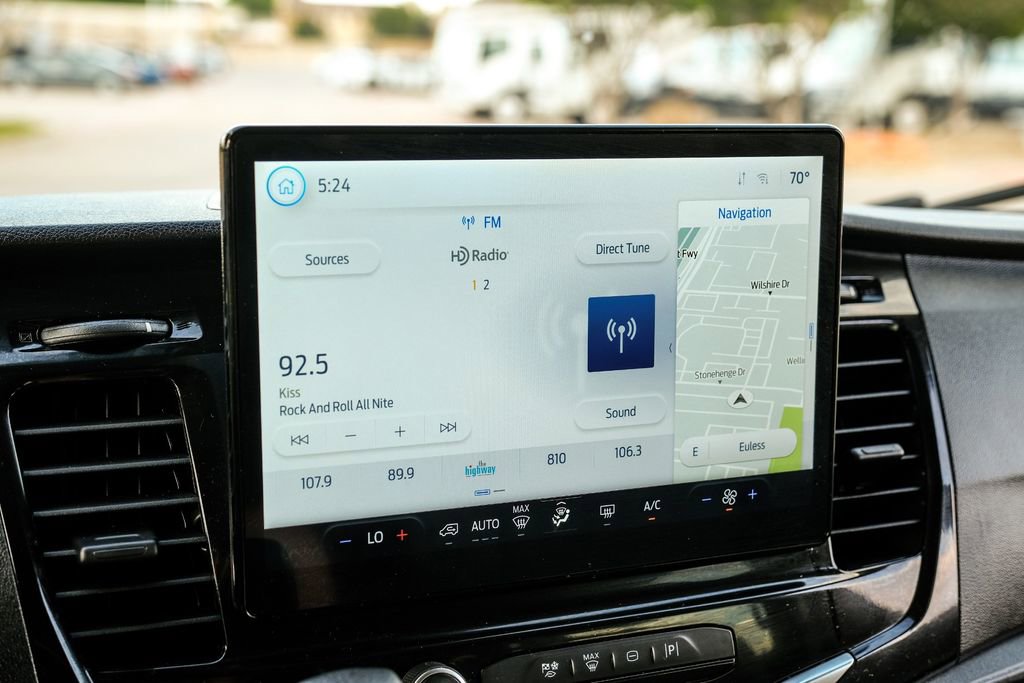 Used 2023 Ford Transit 350 XLT image 27