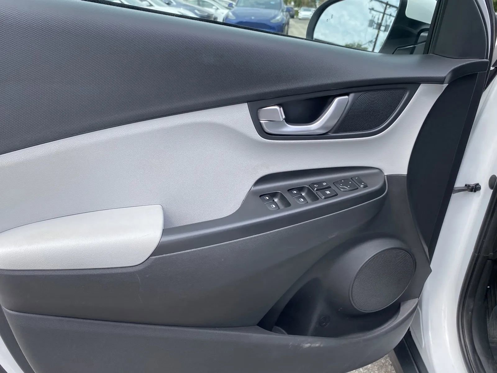 Used 2023 Hyundai Kona SE FWD image 12