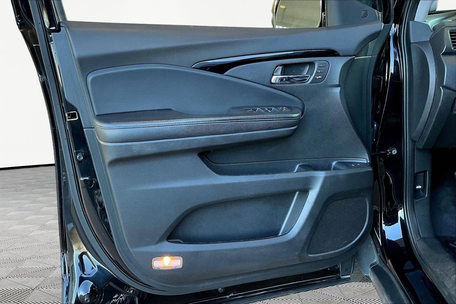 Used 2017 Honda Pilot Elite image 20