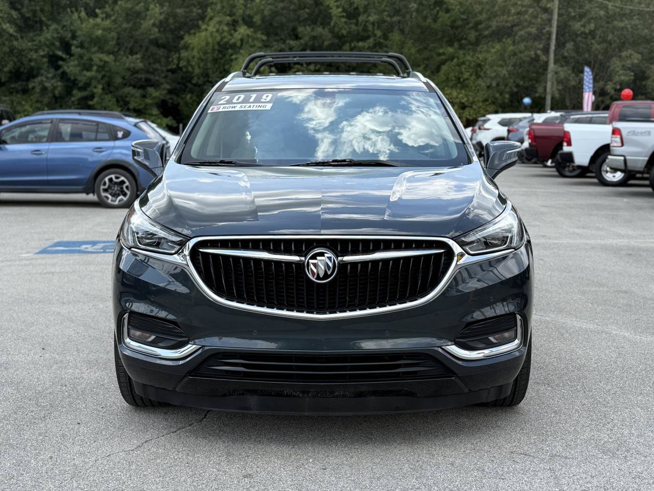 Used 2019 Buick Enclave Premium w/ Experience Buick Package FWD image 2