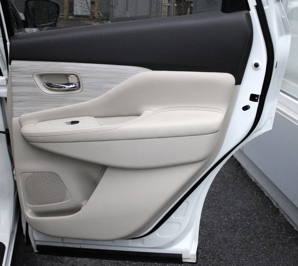 Used 2018 Nissan Murano SL w/ Moonroof Package image 19