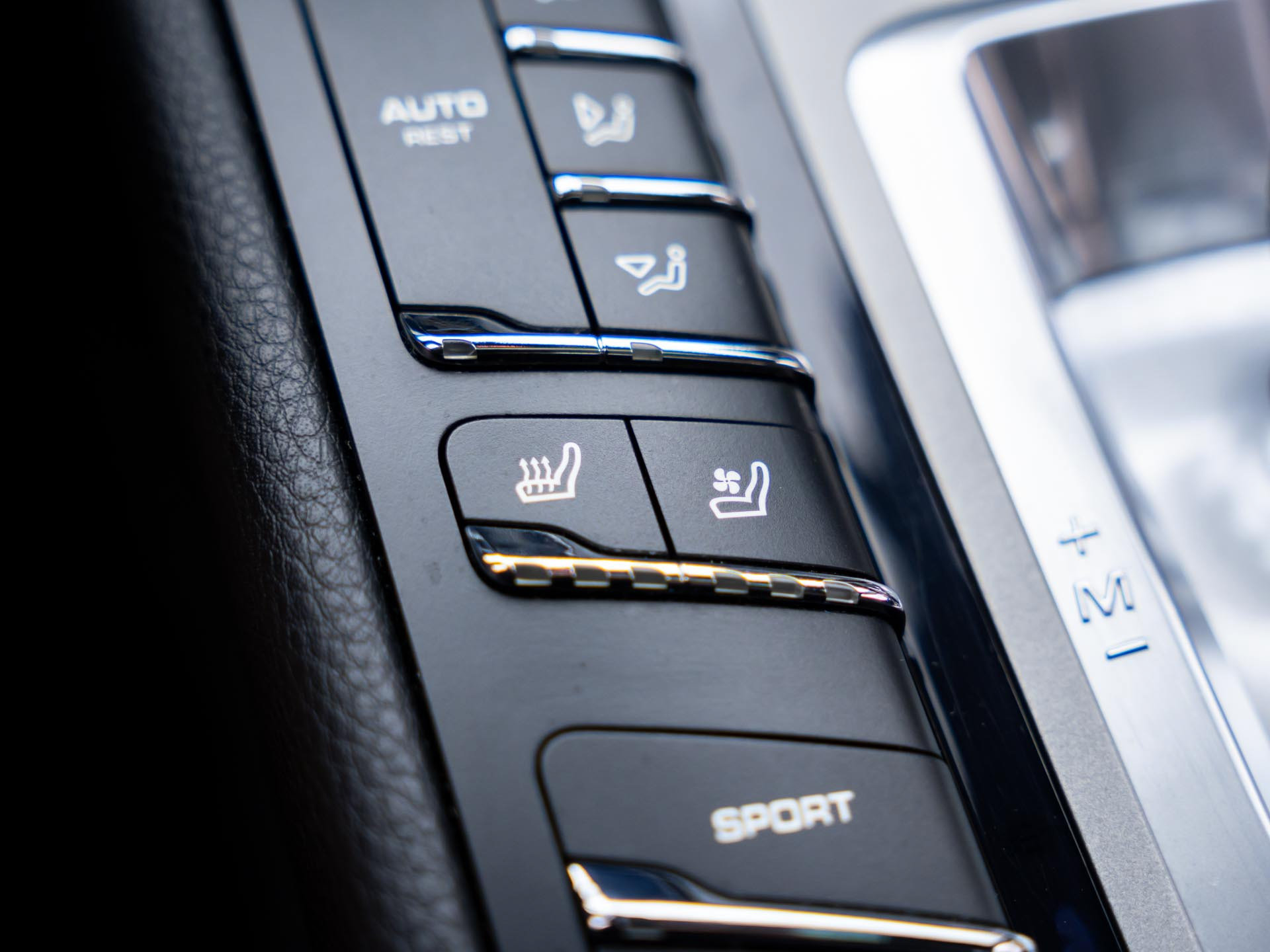 Used 2015 Porsche Panamera image 26