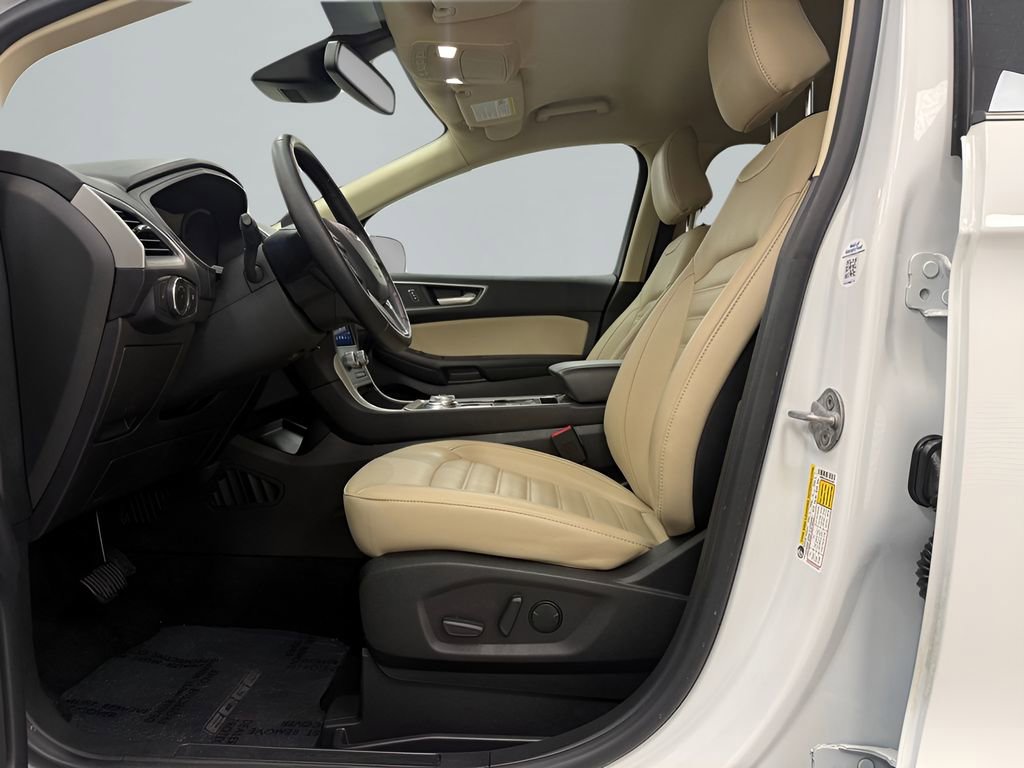 Used 2023 Ford Edge SEL image 11