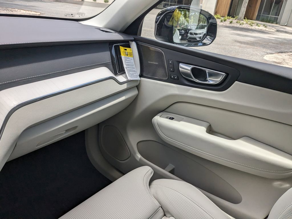 New 2026 Volvo XC60 B5 Ultra w/ Protection Package Premier image 17