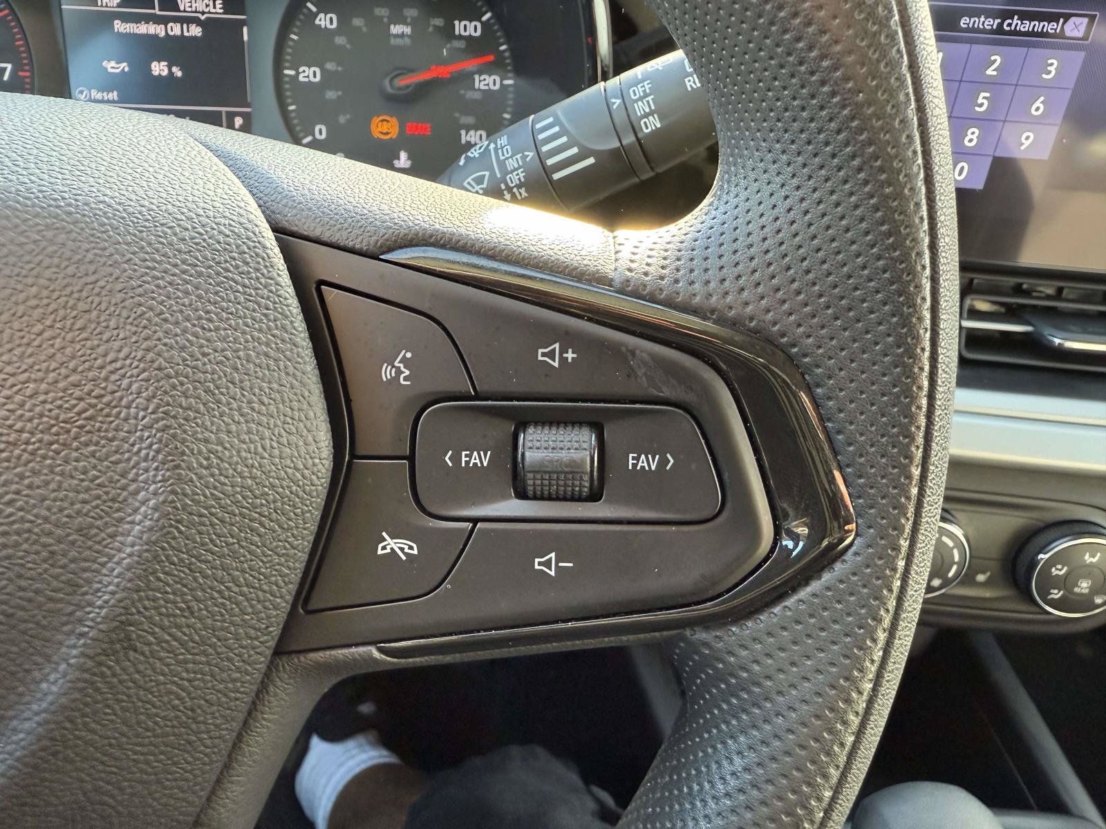 Used 2024 Chevrolet Trax LS w/ LS Convenience Package FWD image 20