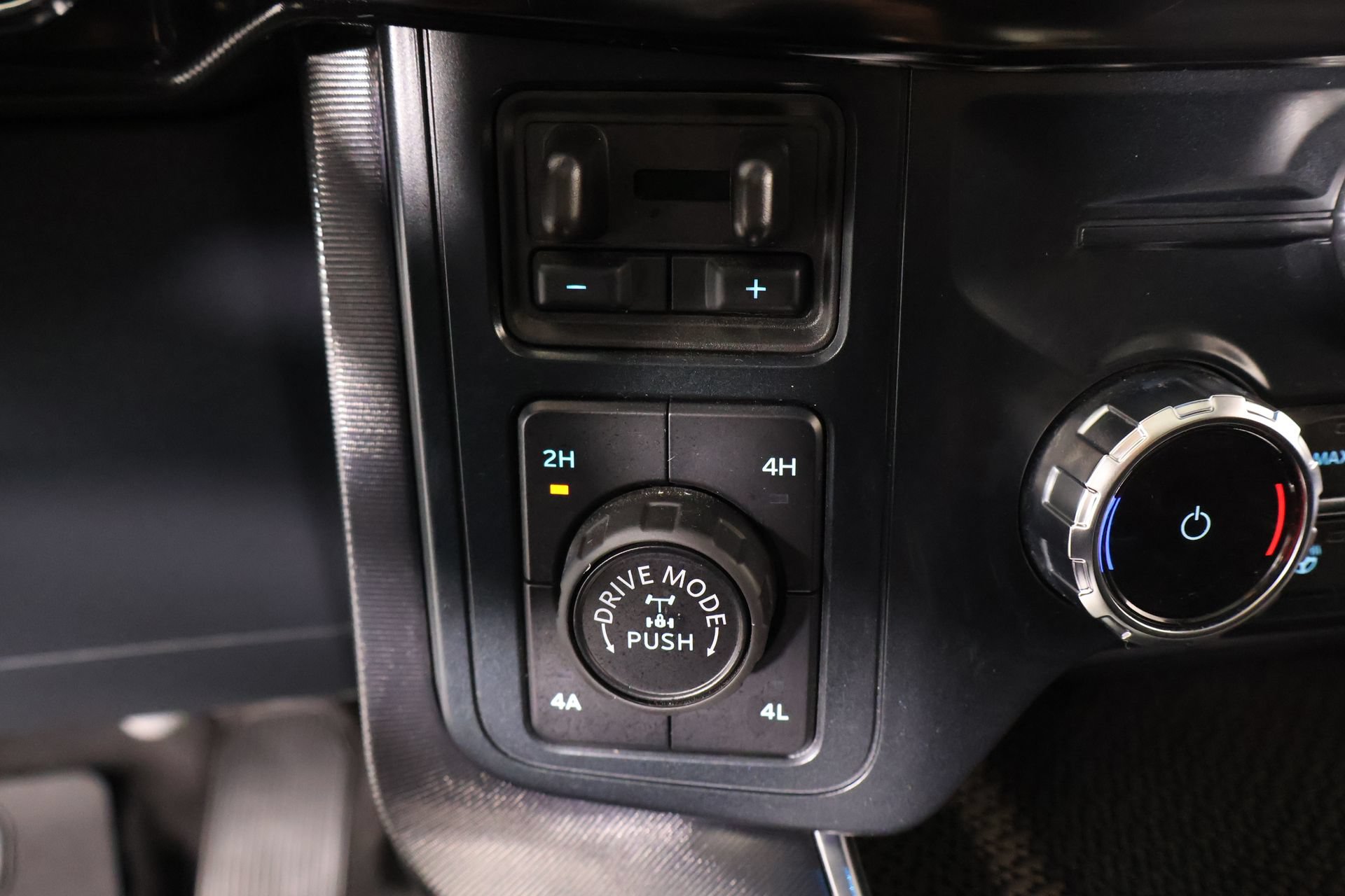 Used 2025 Ford F150 Raptor w/ Equipment Group 803A Raptor R AWD/4WD image 9