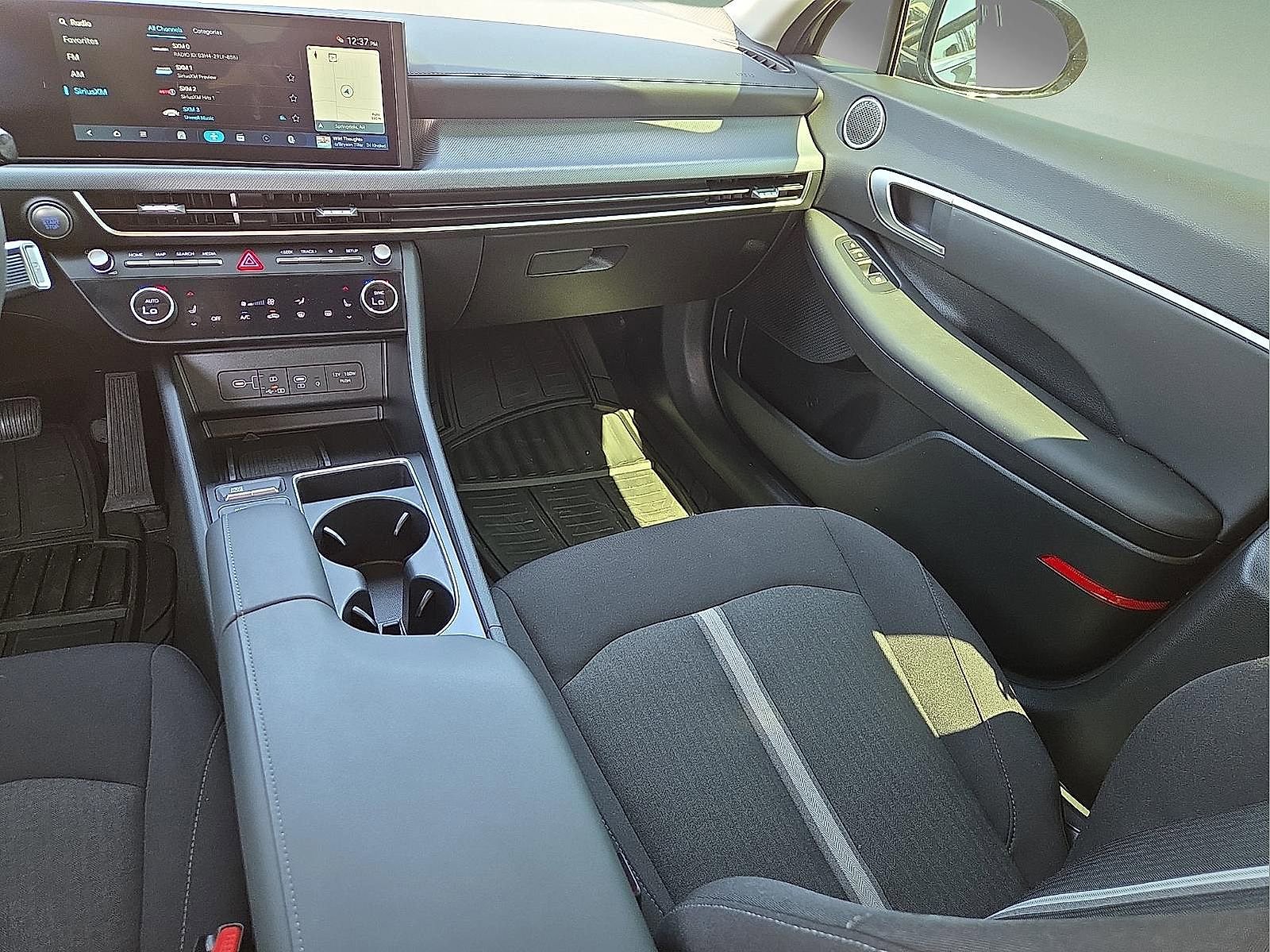 Used 2024 Hyundai Sonata SEL w/ Convenience Package image 11