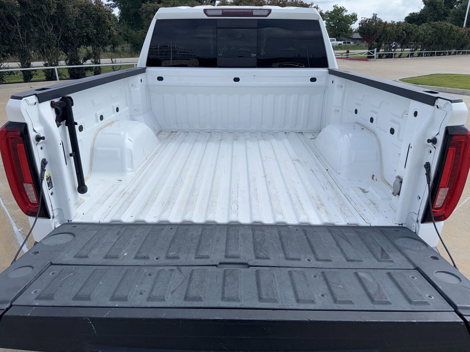 Used 2020 GMC Sierra 1500 SLT RWD image 12