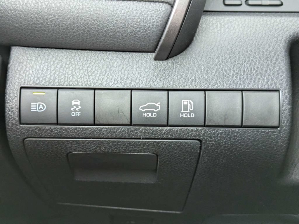 Used 2022 Toyota Camry LE FWD image 29